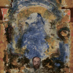 «Посвящение П. Флоренскому». 1983. Холст, масло, темпера. 90×71,5 см. Передано Музеем нонконформистского искусства (МНИ, «Пушкинская-10») в Музей искусства Санкт-Петербурга ХХ‒XXI веков (МИСП)